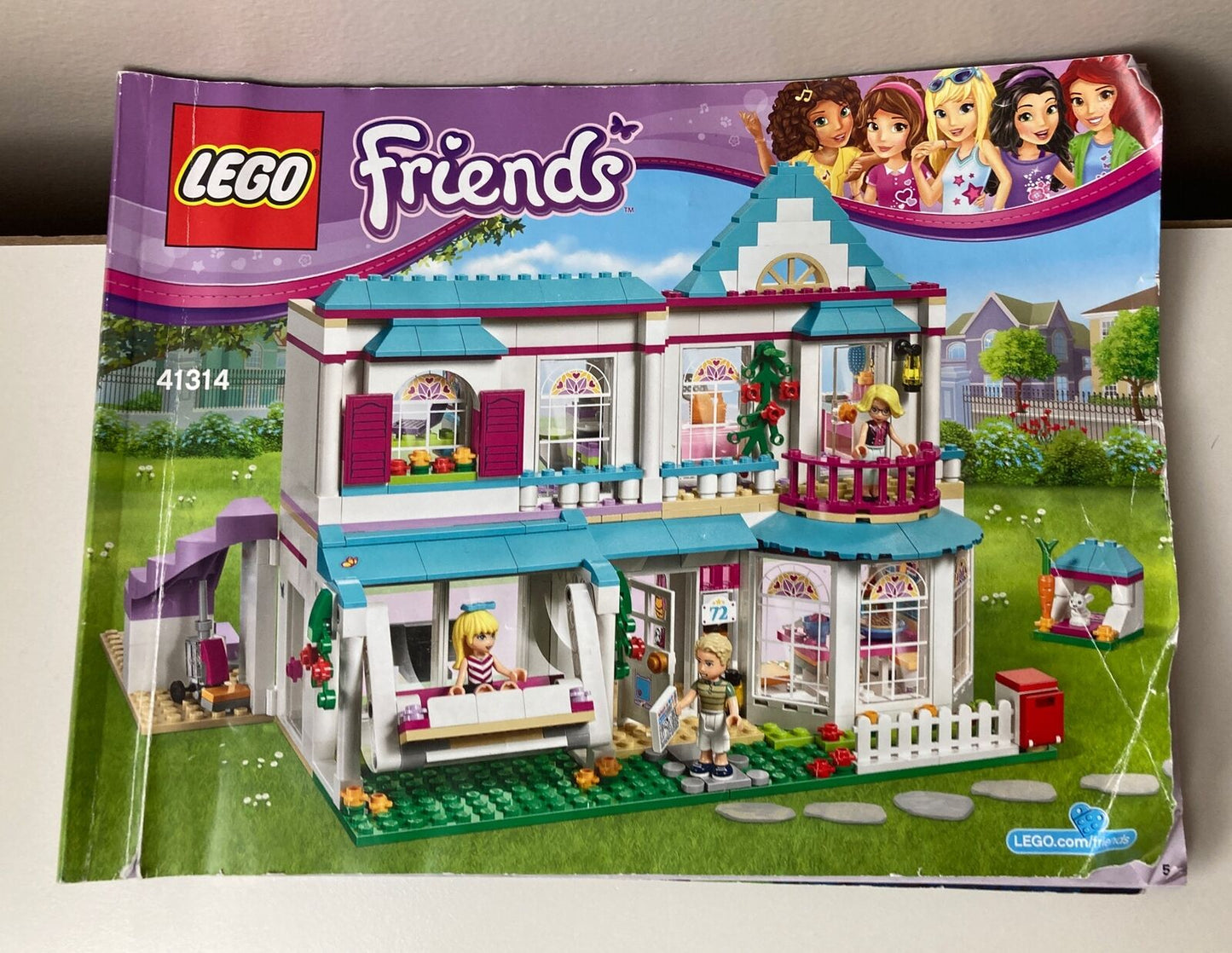 LEGO Friends 41314 Stephanie's House 95%  Complete w/ Manual & Mini Figures