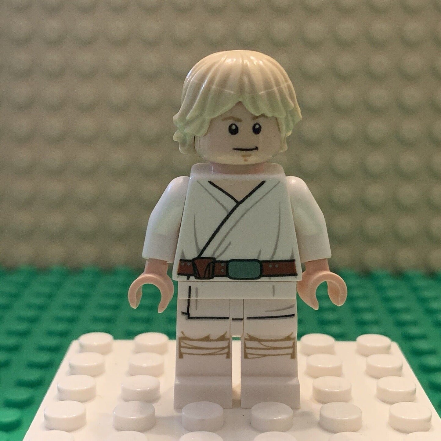 LEGO Star Wars Luke Skywalker Minifigure Tatooine White Legs sw0778