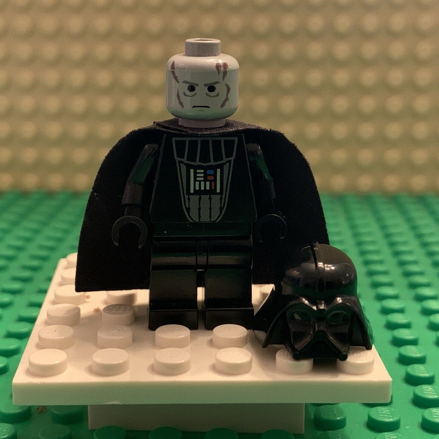 LEGO Darth Vader Minifig Star Wars 6211 sw0214 Imperial Inspection EYEBROWS