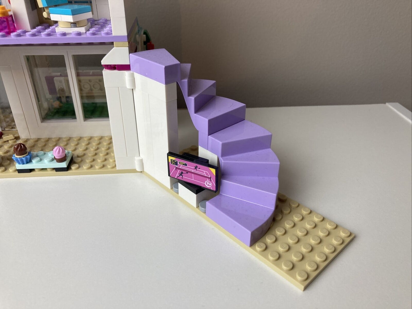 LEGO Friends 41314 Stephanie's House 95%  Complete w/ Manual & Mini Figures