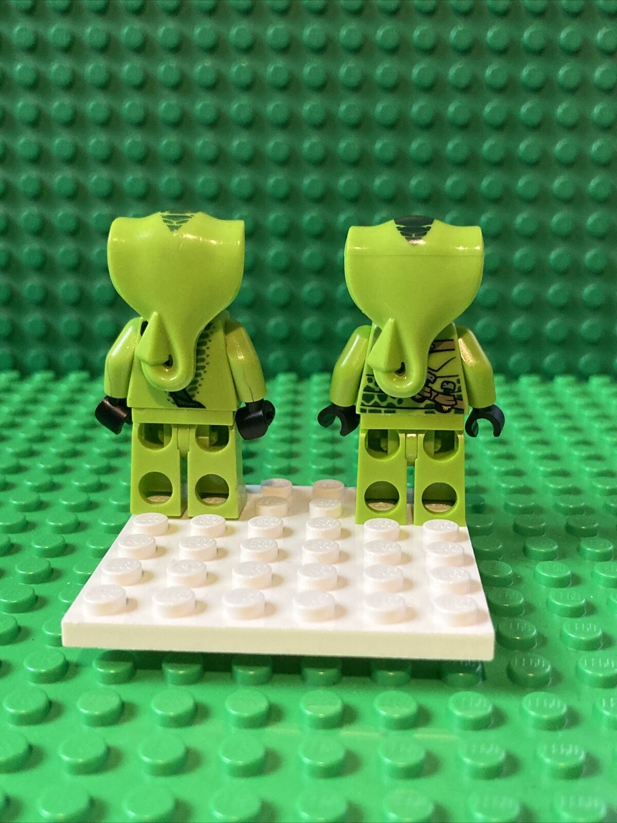 LEGO Minifigure Lasha  njo051 and njo497