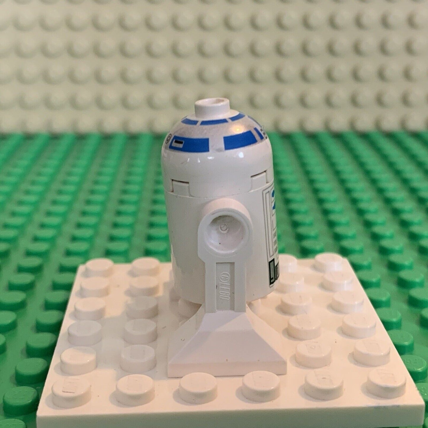 LEGO Star Wars R2-D2 Astromech Minifigure sw0028 10144