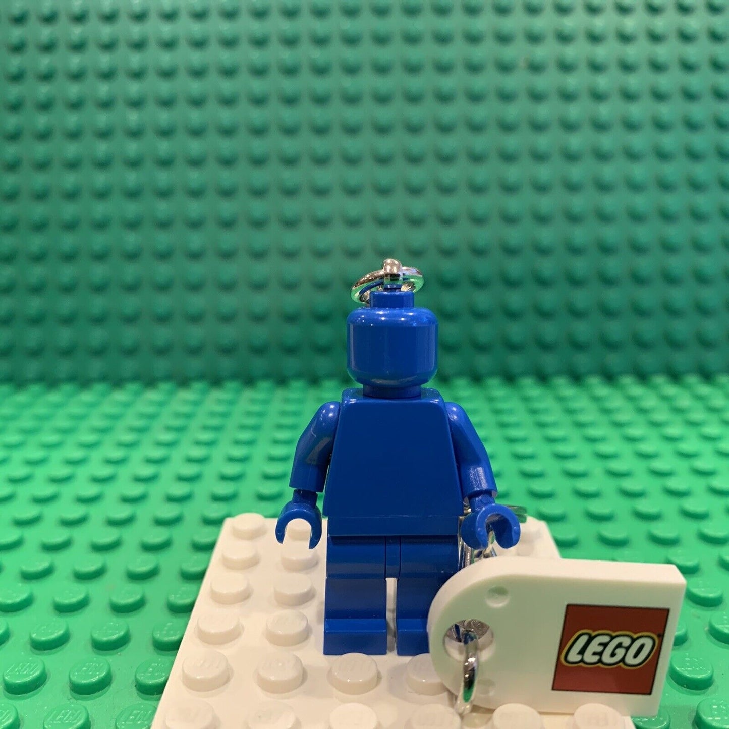 Lego VIP BLUE Minifigure Keychain VIP Exclusive Guy 854090 6339348 NWT Minifig