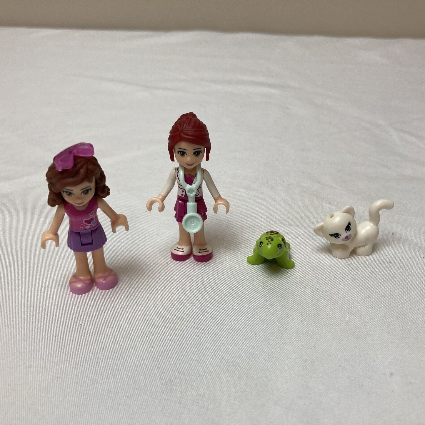 Lego Friends Juniors 10728 Mia's Vet Clinic retired 2016 Incomplete.