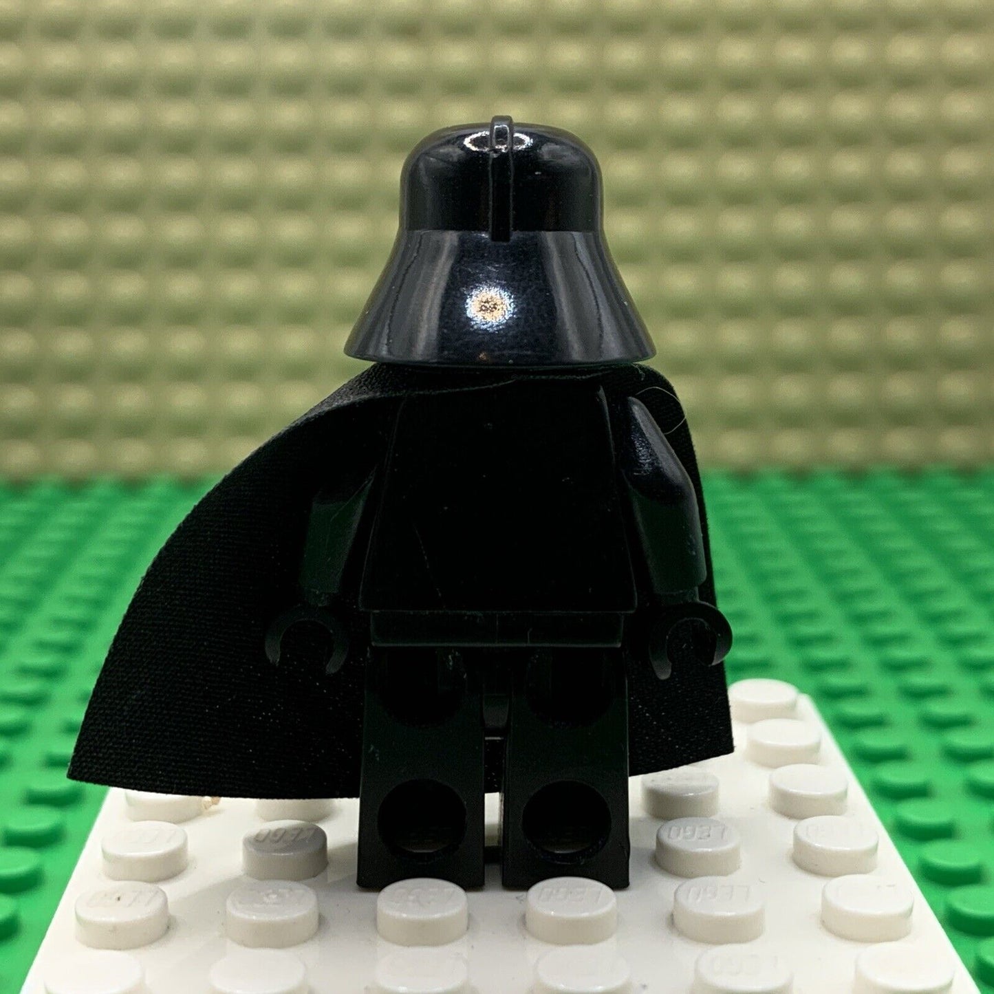 USED LEGO STAR WARS MINIFIGURE DARTH VADER (IMPERIAL INSPECTION) SW0123