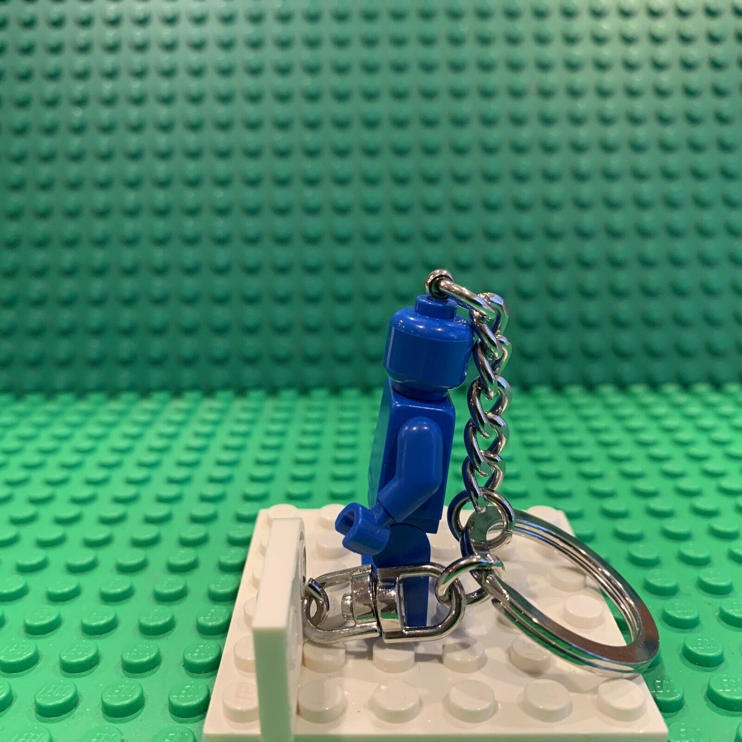 Lego VIP BLUE Minifigure Keychain VIP Exclusive Guy 854090 6339348 NWT Minifig