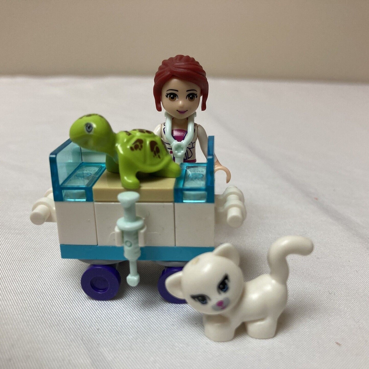 Lego Friends Juniors 10728 Mia's Vet Clinic retired 2016 Incomplete.