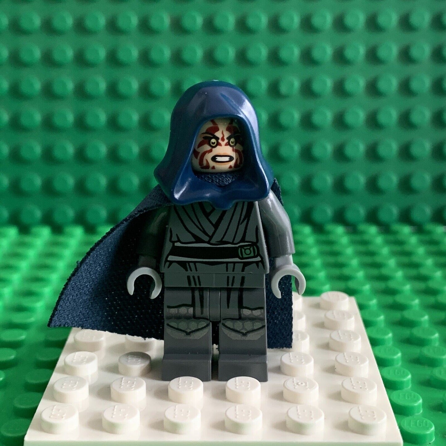 LEGO Star Wars 75145 - Naare - Freemaker Sith Minifigure sw0752 With Hood