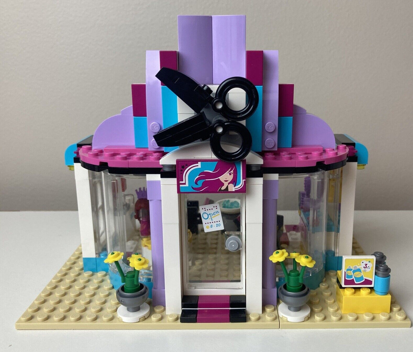 LEGO Friends Heartlake Hair Salon #41093 - Missing few Accessories