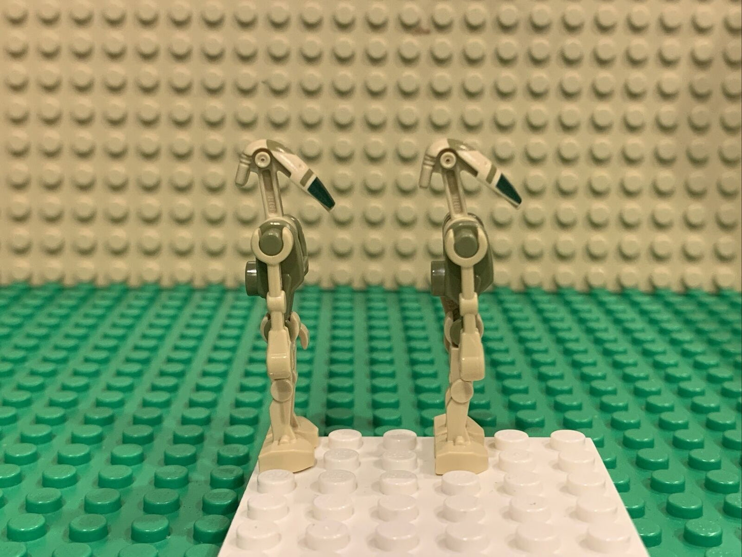 2x LEGO Kashyyyk Battle Droid / AAT Driver Battle Droid Minifigure sw0996