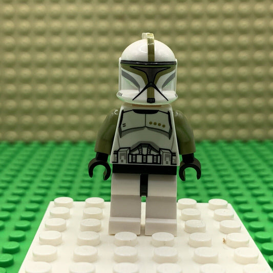 LEGO Star Wars Clone Trooper Sergeant Minifigure Olive Green sw0438 75000