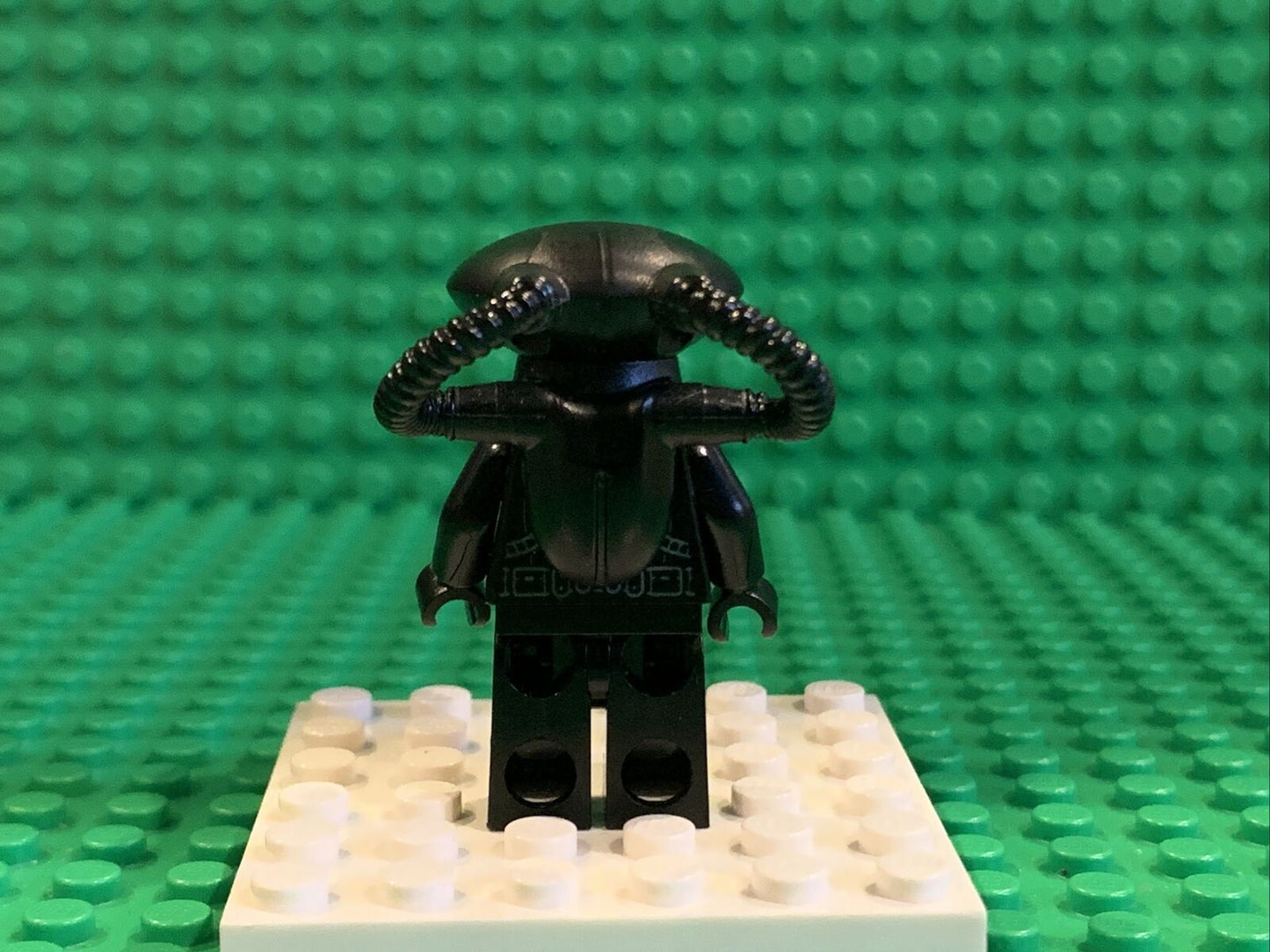 LEGO DC Comics Black Manta Minifigure Black Helmet sh526 76095 - MINT