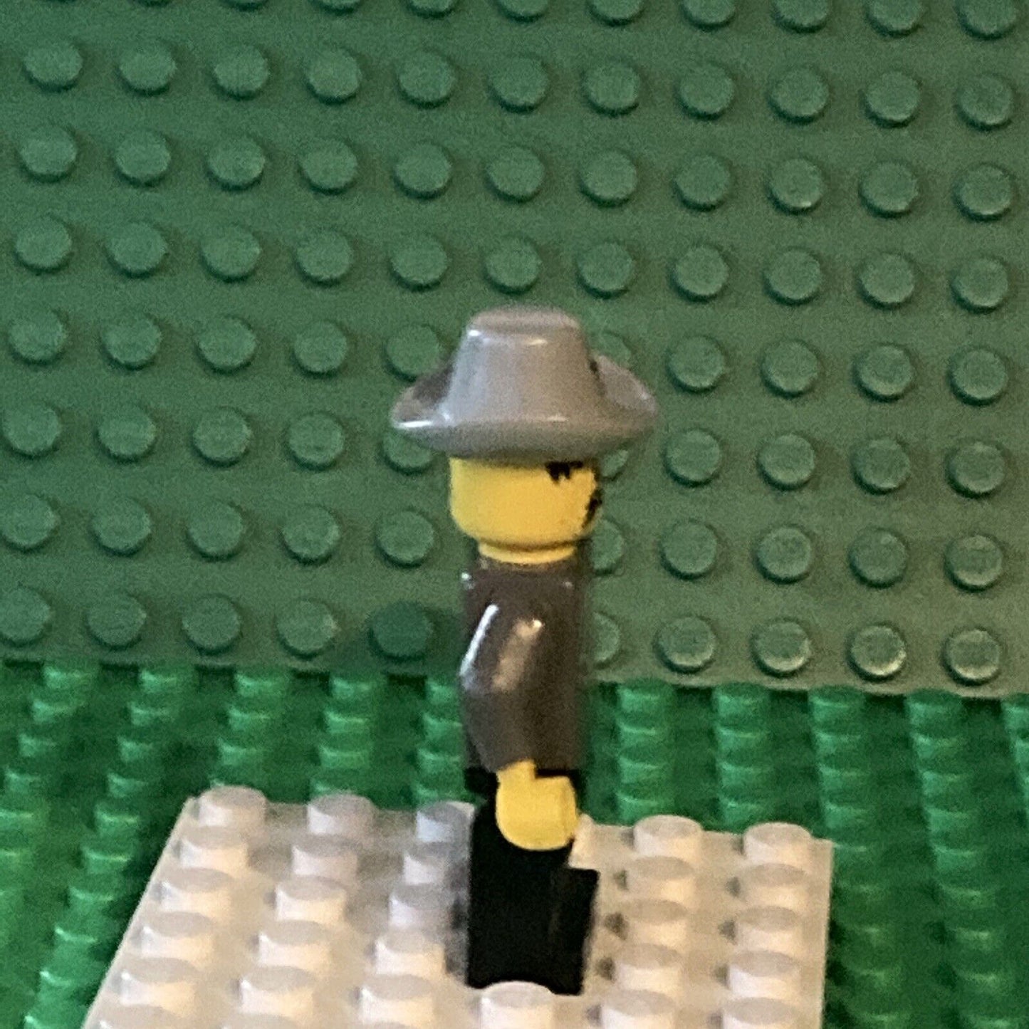 LEGO Western Sheriff Minifigure Authentic ww021