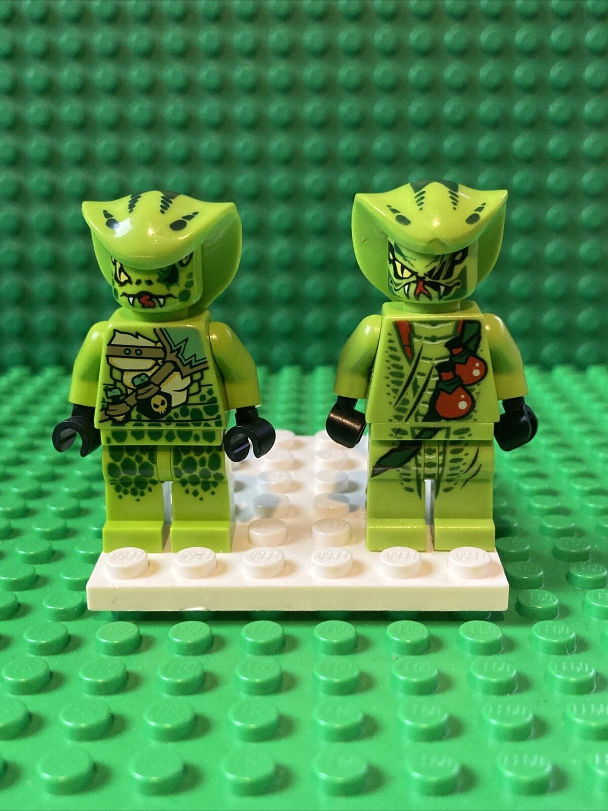 LEGO Minifigure Lasha  njo051 and njo497