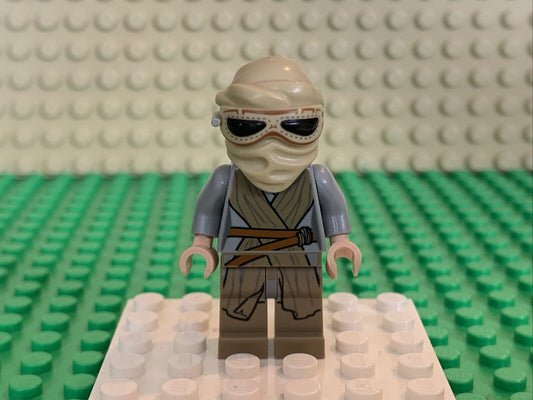 LEGO Star Wars Rey Minifigure sw0677