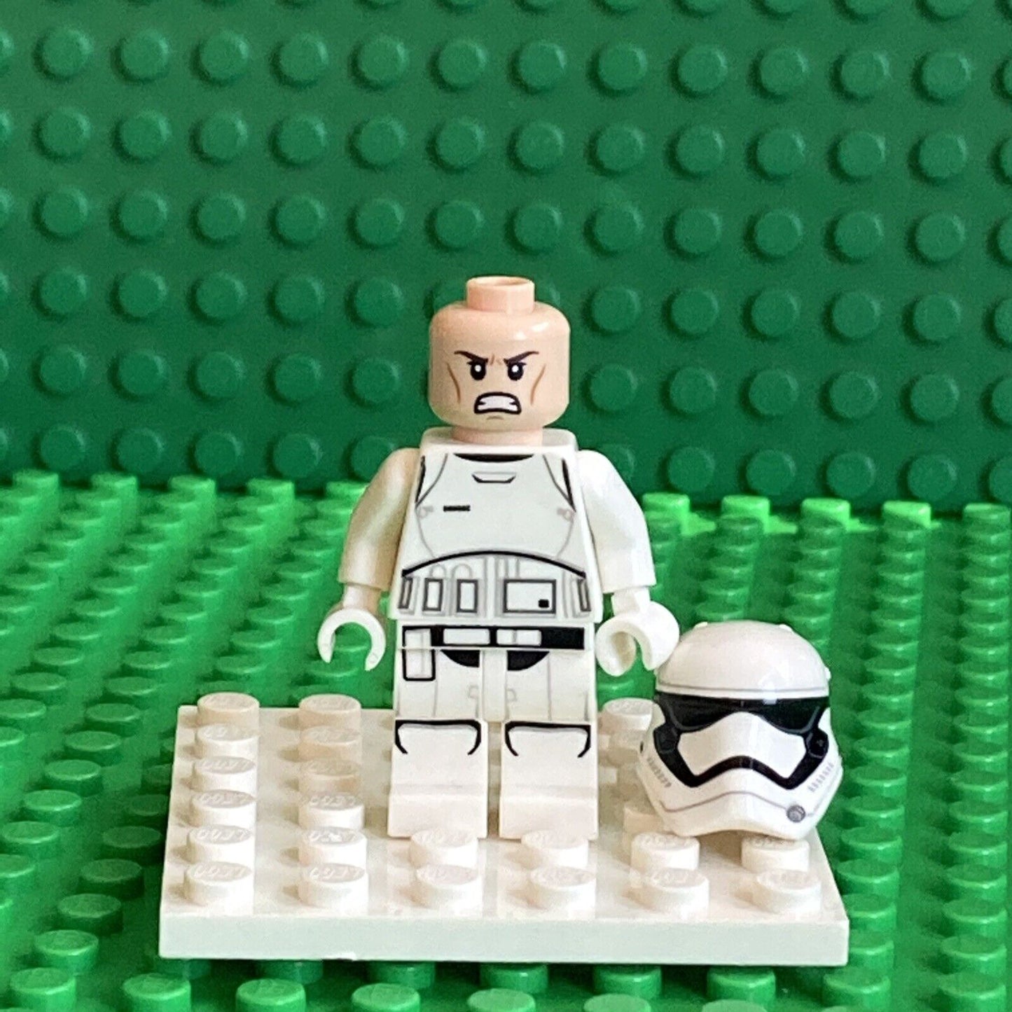 Lego Star Wars Minifigure sw0905 First Order Stormtrooper 75225 75256