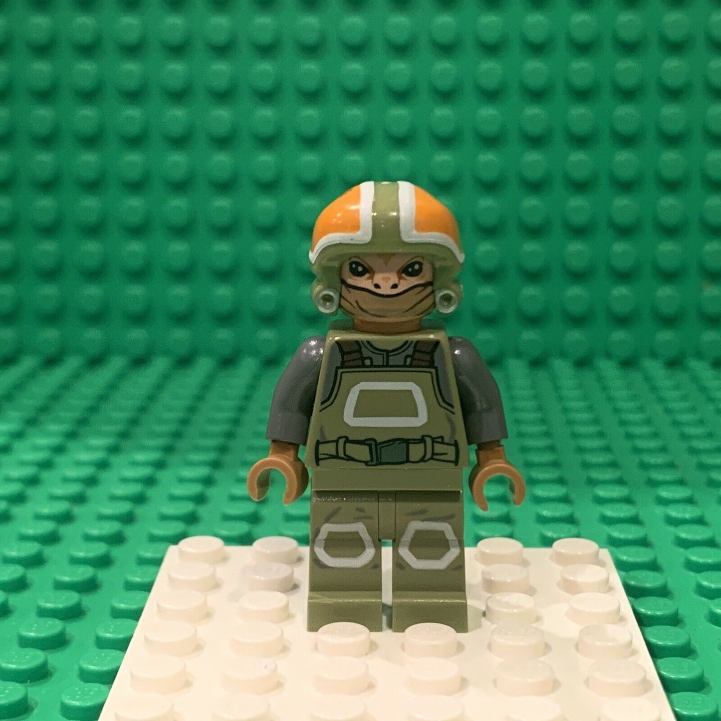 LEGO Resistance Ground Crew Minifigure sw0660 Star Wars 75102