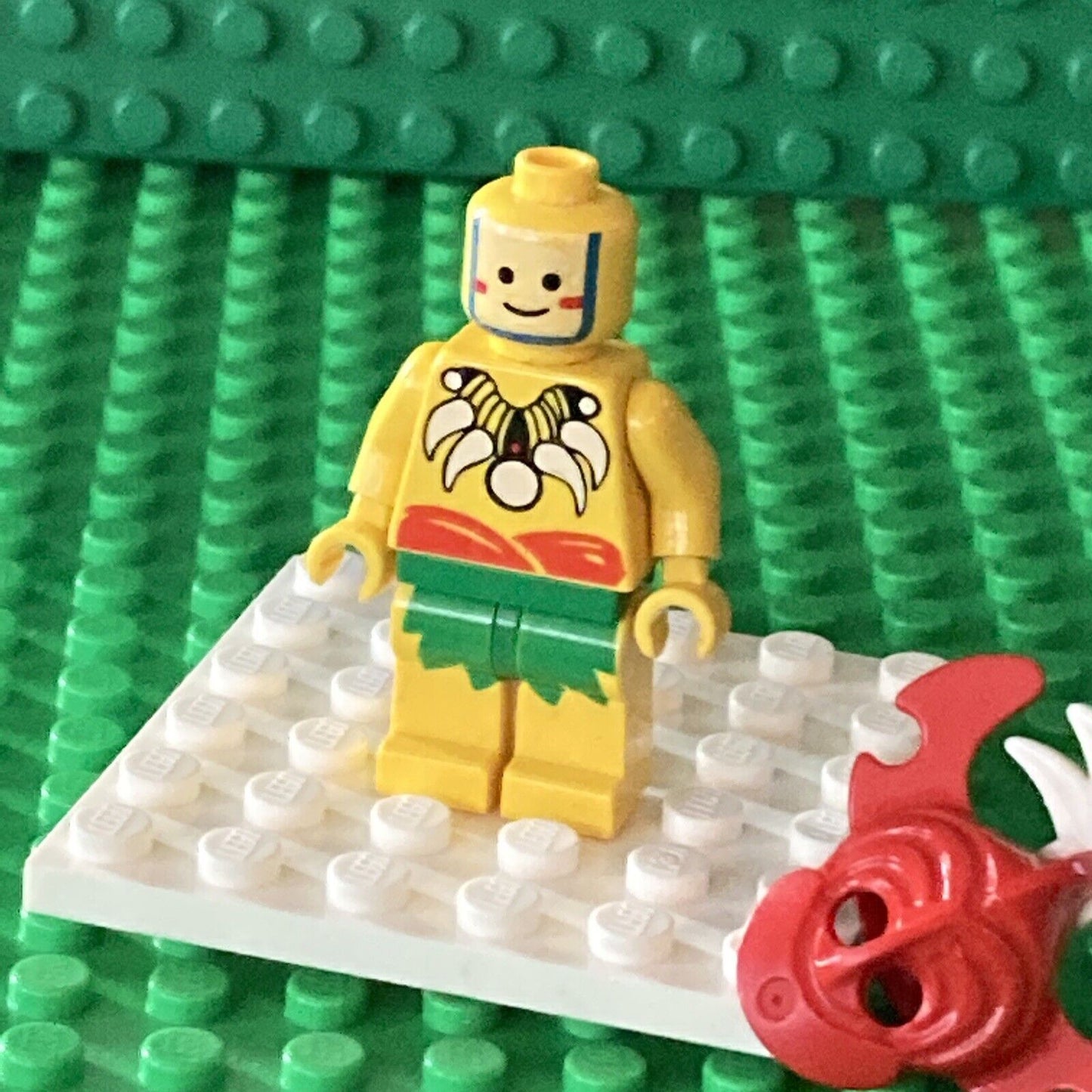 🔥Retired LEGO Minifigures- Islander King Pi068