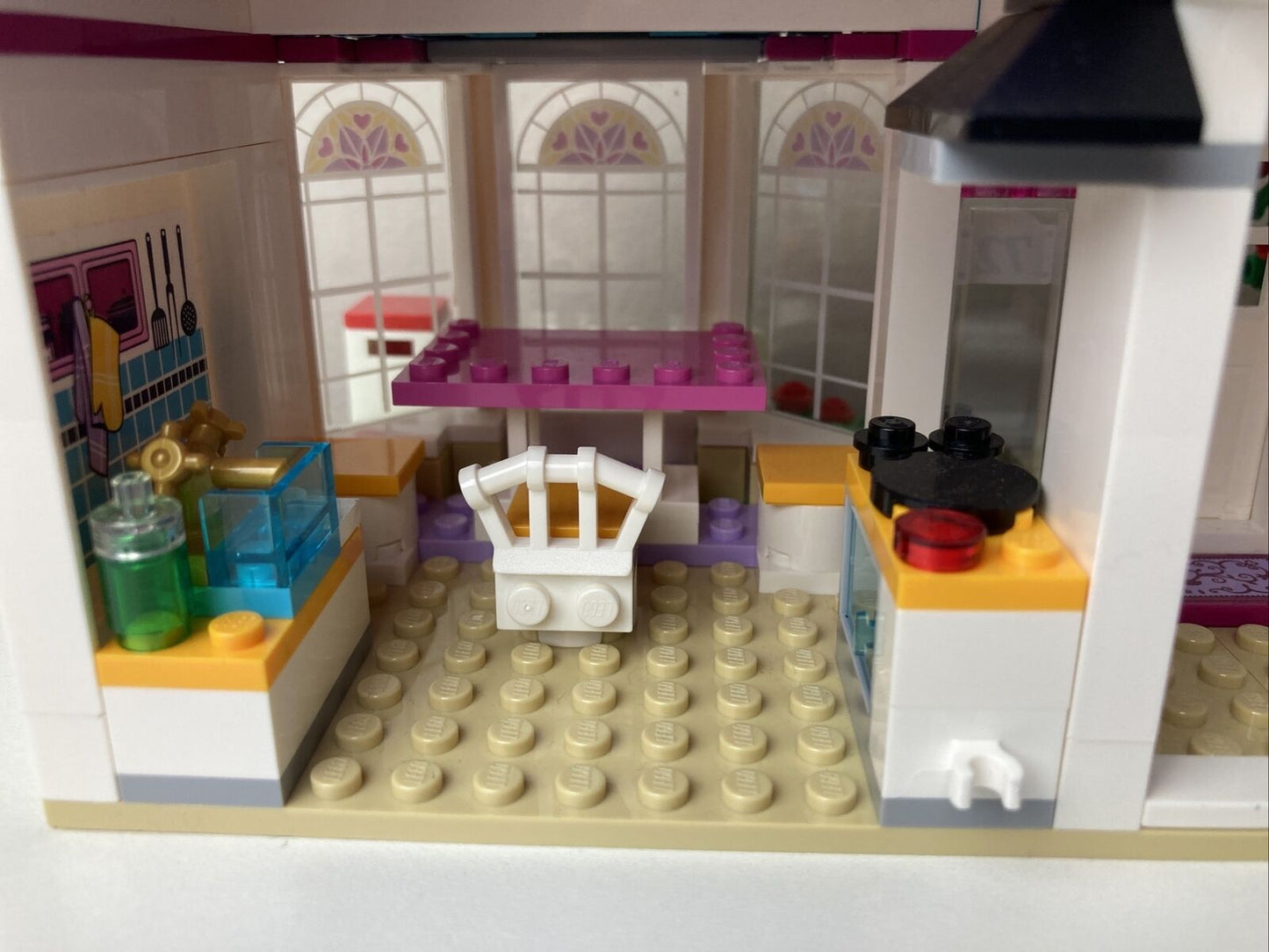 LEGO Friends 41314 Stephanie's House 95%  Complete w/ Manual & Mini Figures