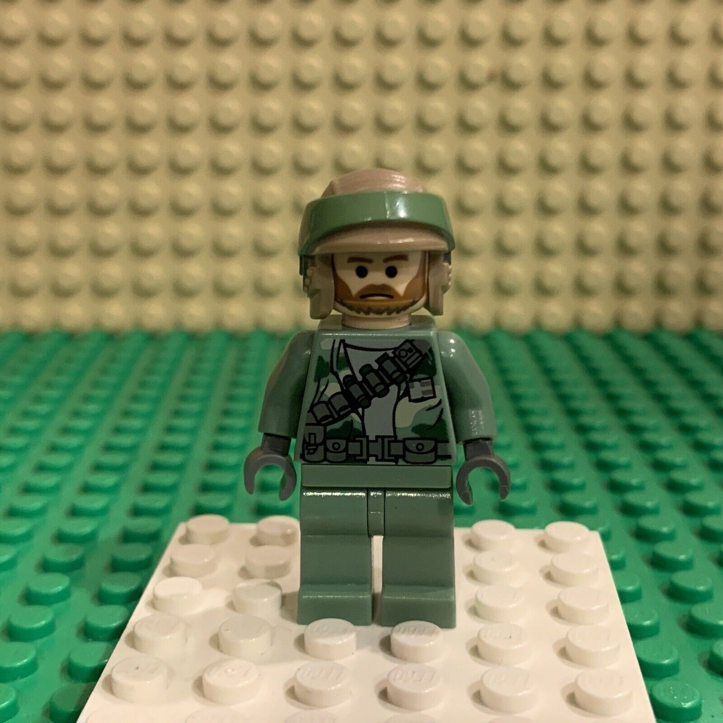 Lego Endor Rebel Commando Trooper Beard Minifigs 8038 Battle sw0240 2009