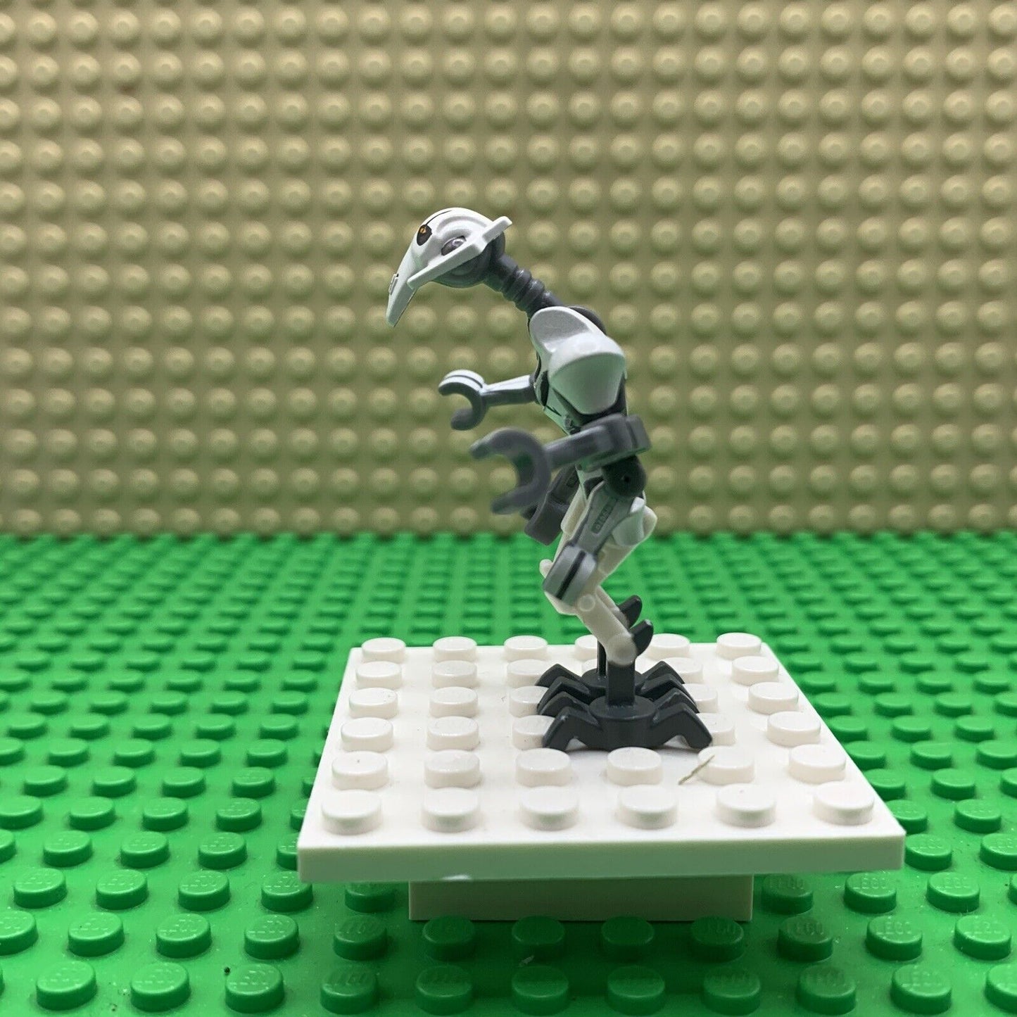 LEGO Minifigure General Grievous Bent Legs White Armor sw0515 Star Wars