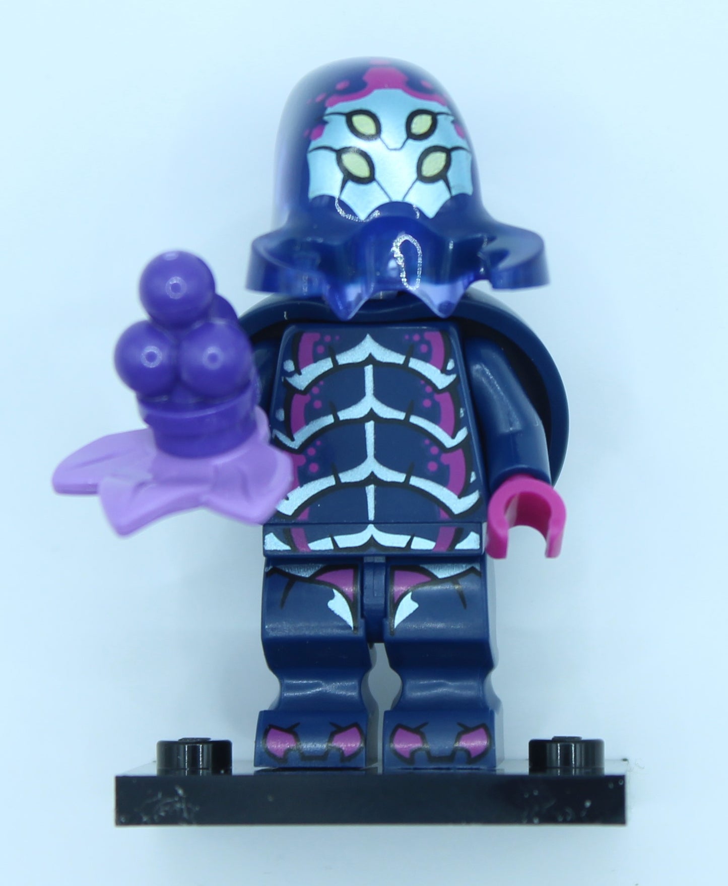 LEGO Series 26 Alien Beetlezoid col26-10